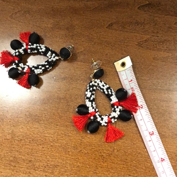 Red statement earrings - Picture 3 of 3